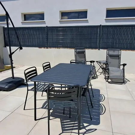 Prázdninový dům Superbe Maison Avec Piscine Saint-Jean-de-Monts